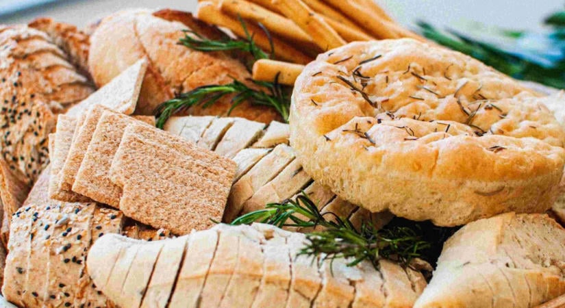 Kiderült, melyik a világ legjobb kenyere – a magyar lángos is tarolt