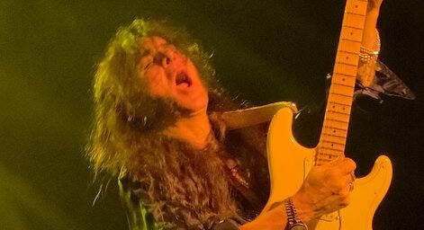 Yngwie Malmsteen idén is a Mom Kult színpadán