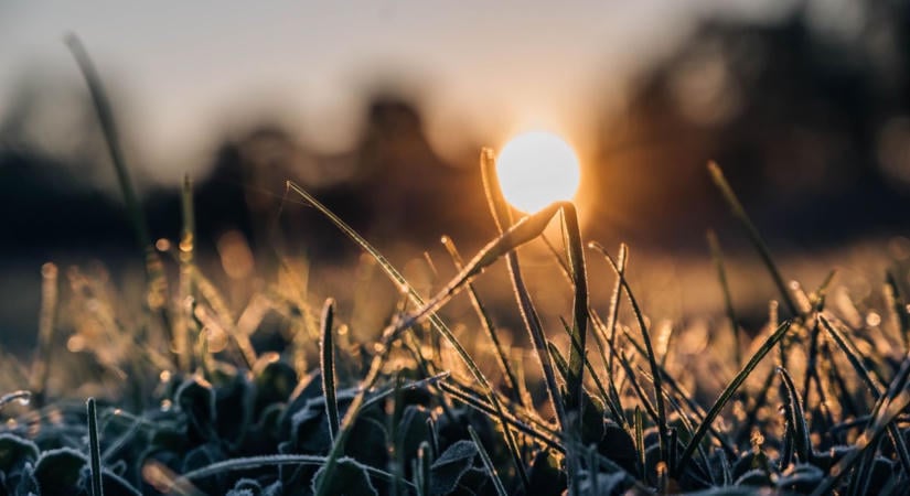 Időjárás-előrejelzés holnapra: a ködös reggelt napsütéses délután kísérheti