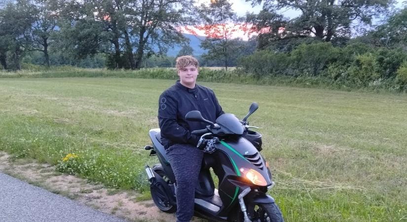 Deréktól lefelé lebénult, most megszerezte a motoros jogsit Bence - hogy sikerülhetett?