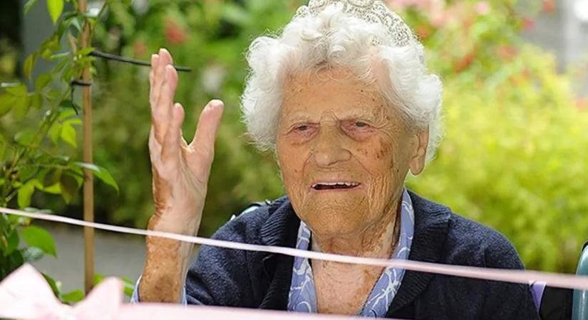 117 éves lett a világ legidősebb embere, aki nem kertelt: ezt mondta III. Károlynak