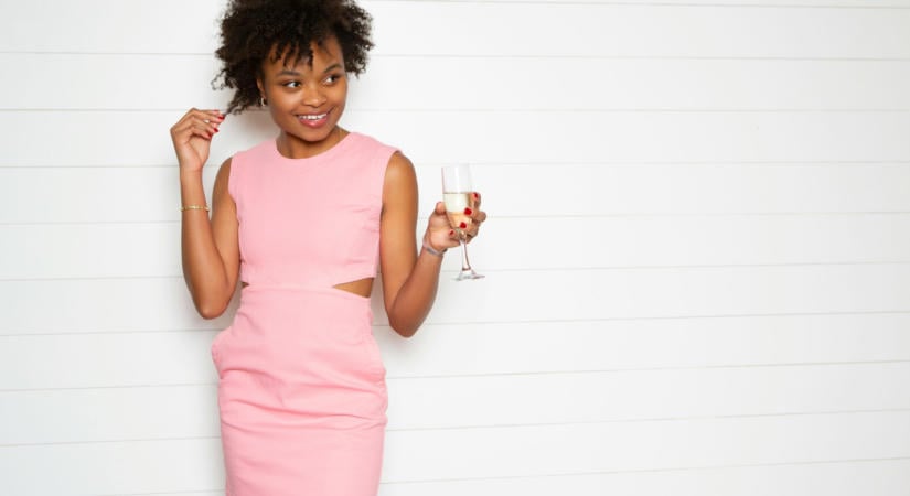 Mit jelent a smart casual vagy a black tie? Így fejtsd meg a dress code-ot a meghívón