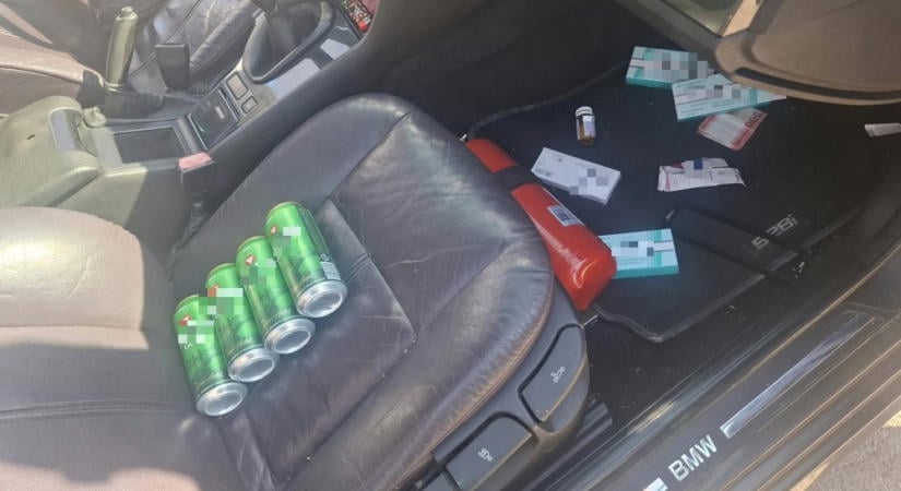 Sörözés után menekülni kezdett a rendőrök elől, majd letarolt egy parkoló autót Szekszárdon
