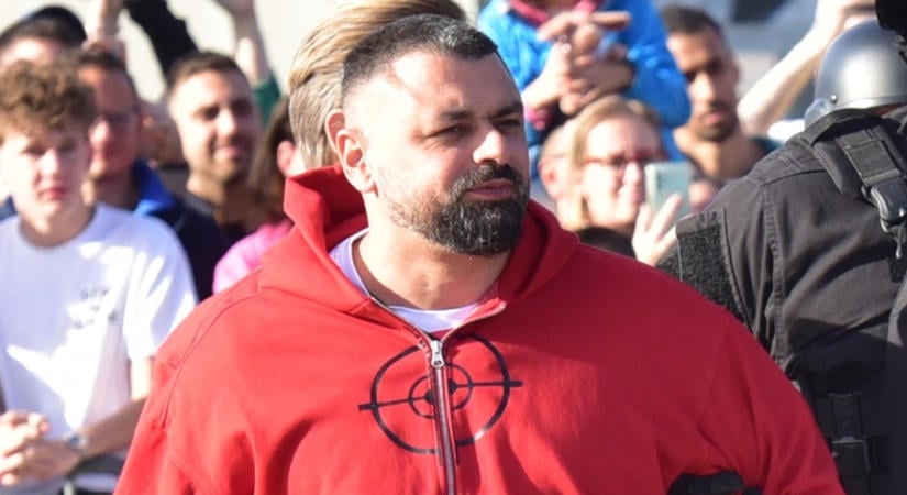 Pápai Joci nem húzta sokáig A visszavágóban: kiderült, milyen súlyos baki miatt és ki kapta el az énekest – videó