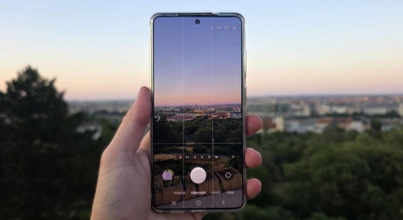 Minden korábbinál nagyobb akksit kapnak az új Samsung csúcstelefonok