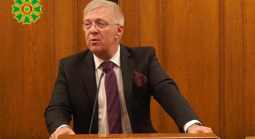 Krisán László köszöntötte a Nemzet Gazdásza címzettjeit