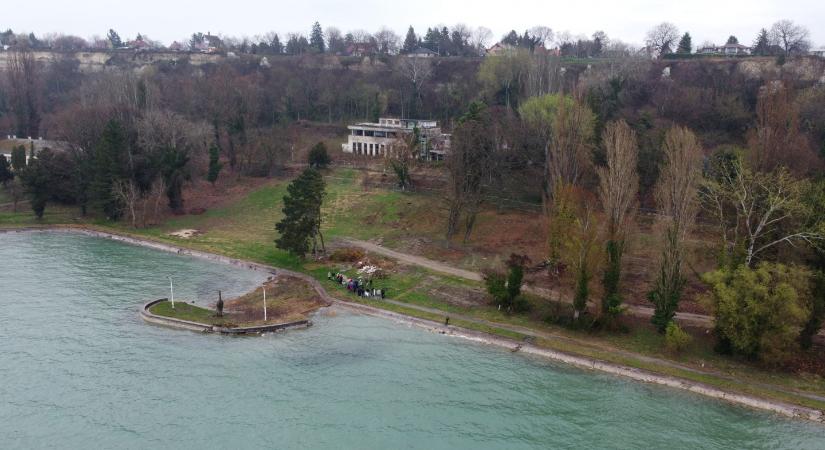 Ab: Nem alkotmányellenes, hogy kiemeltté nyilvánítottak egy lakópark-beruházást Balatonaligán