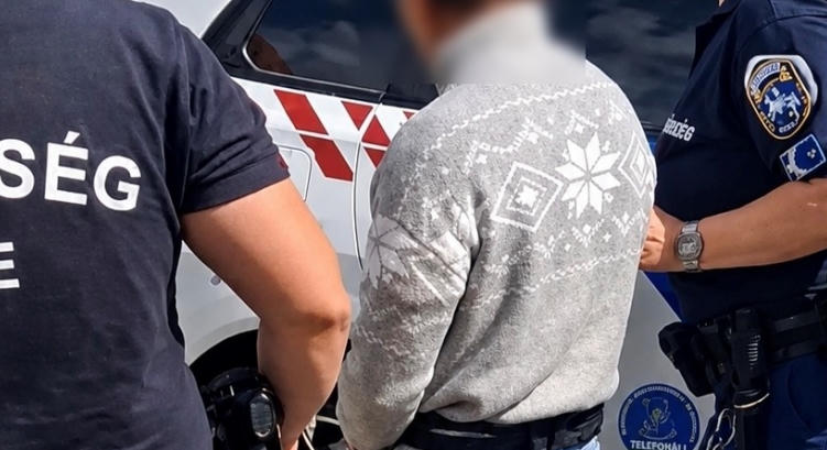 Hős pincért ölt meg a 64 éves hajléktalan Debrecenben – Botrányosan viselkedett a bíróságon a gyilkos