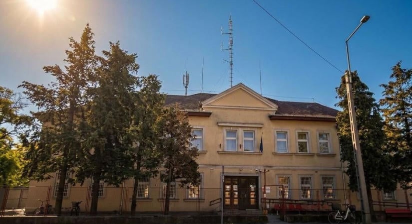 Nem mindennapi fordulat a mezőkövesdi rendőrségen: más bírságát ment rendezni, végül őt is elfogták