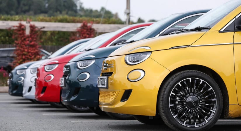 Megoldotta a FIAT az autóipar legégetőbb problémáját: milyen szín áll jól neked?