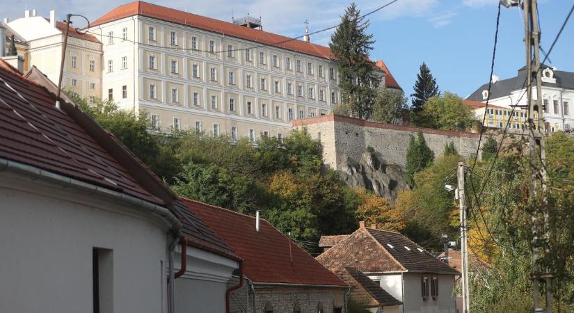 Mystic Veszprém: hány szintes is valójában a város fölé magasodó iskola?