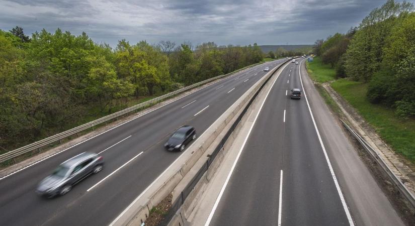 Minden autós rémálma történt meg reggel az M3-ason Mezőkövesdnél