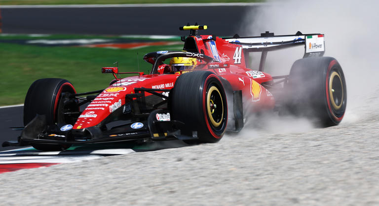Lewis Hamilton és Max Verstappen majdnem összeütközött Monzában