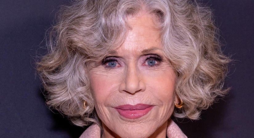 Jane Fonda 88 évesen lépett kifutóra: vörös flitterruhájában bebizonyította, hogy a stílus tényleg kortalan