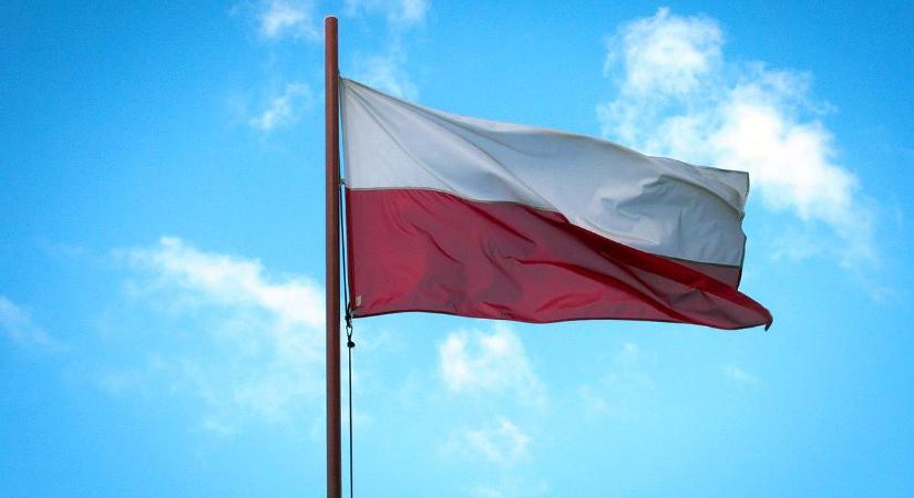 Lengyelország teljesítette Brüsszel kérését, mehet az uniós pénz
