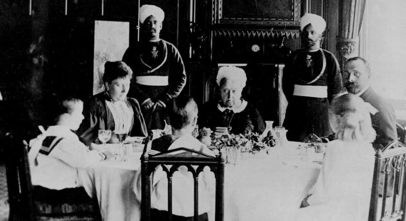 Falánkság, meztelenkedés, tudatmódosítók  A Buckingham-palota kevésbé ismert oldala