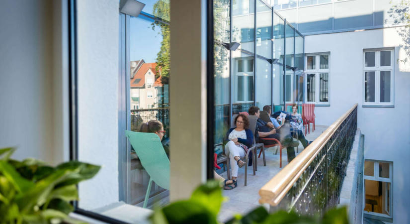 Átadták az SE EKK felújított, Ferenc téri kampuszát