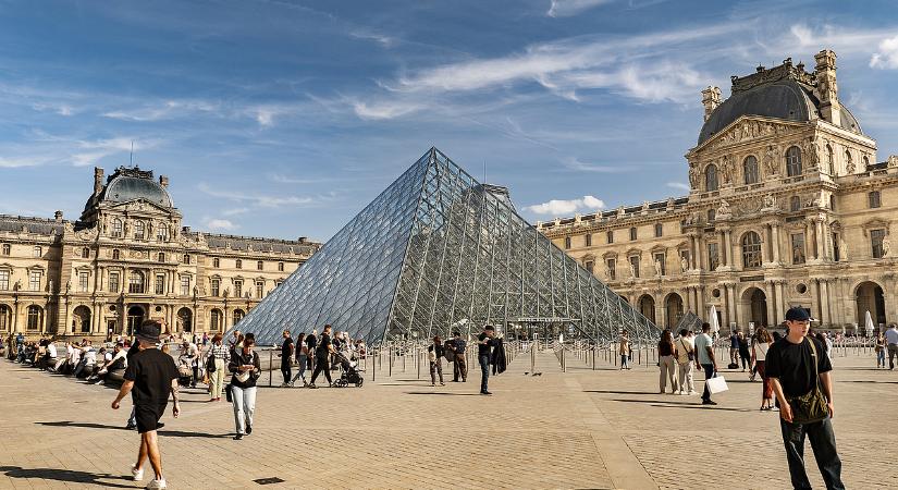 A Rózsaszín Párducokat sejtik Louvre-rablás kitervelése mögött