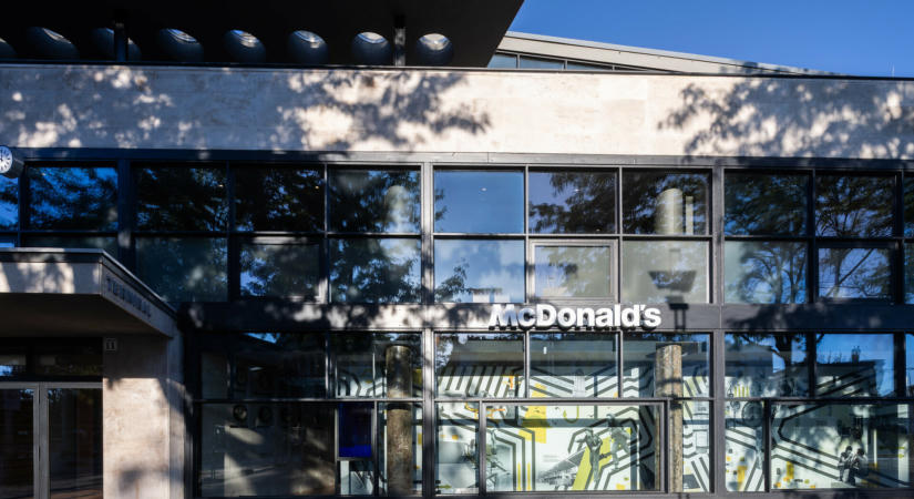 Új éttermet nyitott a McDonalds az Erzsébet téri Terminál épületében