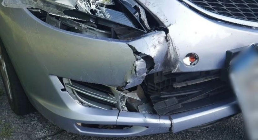 Egyetlen elmaradt ellenőrzésen múlt a tragédia: szörnyű balesetet okozott a levált utánfutókerék a 74-esen