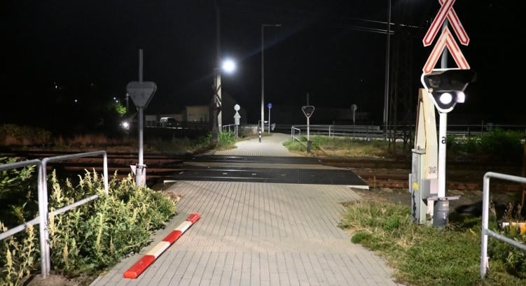 Elektromos rollerrel döntötte le a félsorompót Kaposváron