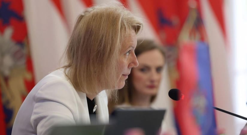 Sértőnek tartják Magyar Péter kijelentését a borsodi közgyűlésben, megtartanák a vármegyei önkormányzatokat – fotókkal