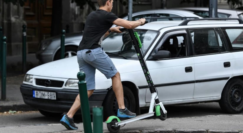 Vitézy Dávid korhatárhoz kötné az elektromos rollerek használatát