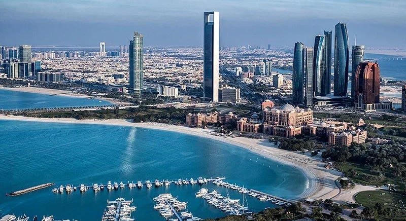 AZ EGYESÜLT ARAB EMÍRSÉGEK A VILÁG EGYIK LEGVONZÓBB CÉLORSZÁGA LETT A BEVÁNDORLÓK SZÁMÁRA