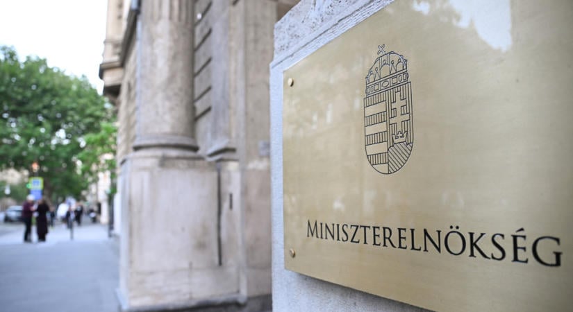 Feljelentést a Miniszterelnökségköltségvetési csalás, hűtlen kezelés gyanúja miatt