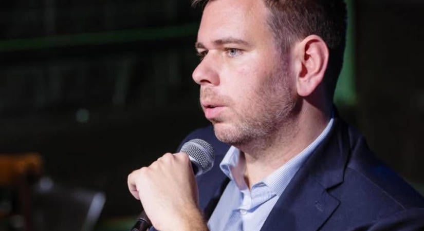 Megfenyegették Vitézy Dávidot – A miniszter így értelmezi ezt: „Csak három skuló, egy-egy a homlokuk közepébe…”