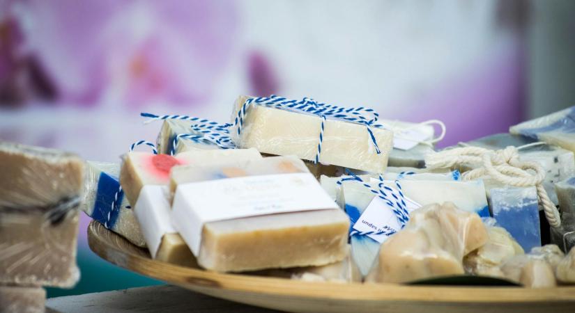 Kína bírálja az Európai Bizottság AliExpressre kiszabott bírságát