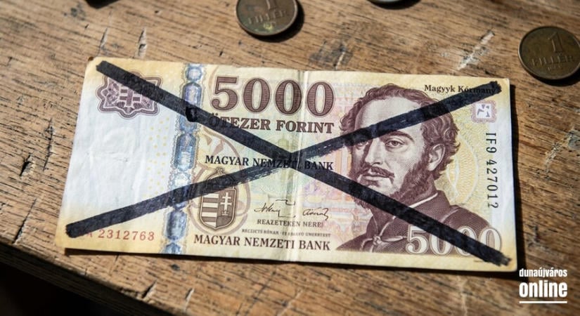 Megszűnik a kötelező 5000 forintos kamarai hozzájárulás
