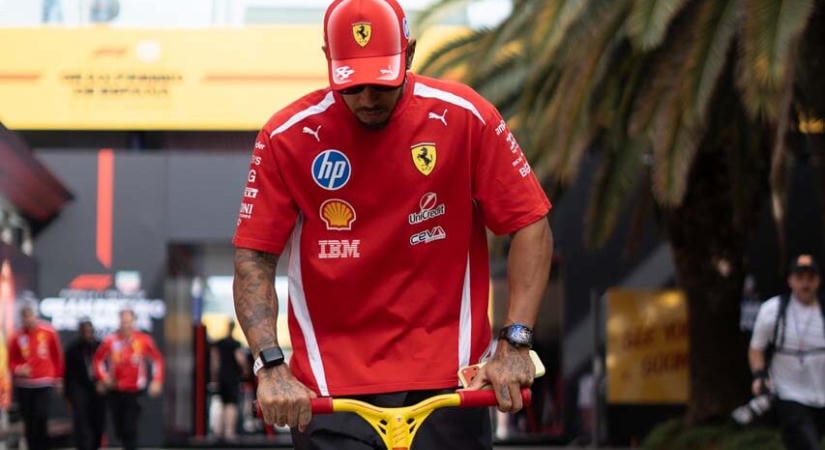 Hamilton: A többiek előrébb léptek, mi állva maradtunk