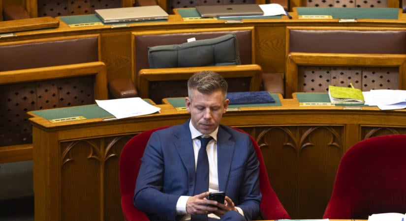 Ezen a weboldalon lehet követni, hova kommentel éppen Magyar Péter