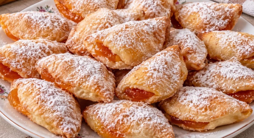 Ez a régi lekváros félhold olyan finom, hogy érdemes dupla adagot sütni