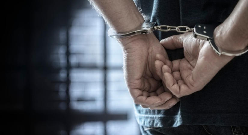 Most jött! Korrupció és pénzmosás miatt kattant a bilincs a volt elnököt csuklóján