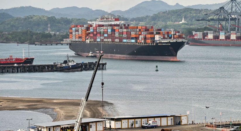 Beütött az iráni háború a Panama-csatornán, brutális licit indult: 1,6 milliárd forintot fizet egy hajó, csak hogy ne kelljen 17 napot várnia az átkelésre