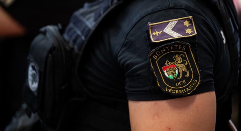 „Senkit sem kergettem az utcán, csak az apósom kocsiját akartam összetörni a baltával” – mesébe illő történettel állt elő a rendőrök által lábon lőtt abonyi rém