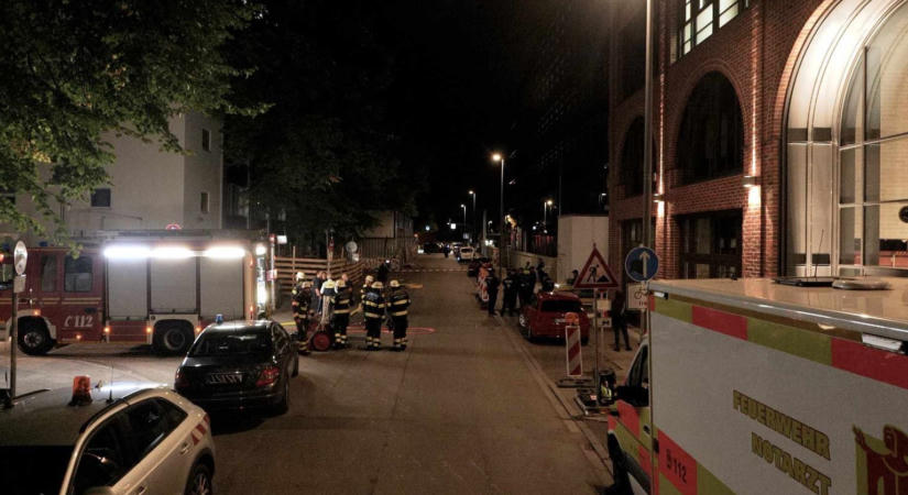 Gyújtópalackokat dobtak egy építkezésre Münchenben