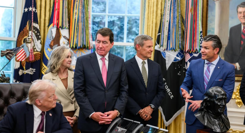 Hét republikánus is Trump ellen szavazott a háború ügyében – minisztere ellen vádemelést kezdeményeztek