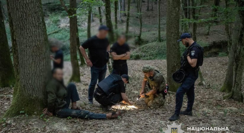 Őrizetbe vettek egy fegyveres férfit Ungváron, aki tüzet nyitott a rendőrökre is