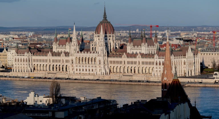 Nem adja vissza mandátumát a Fidesz-KDNP-frakcióból kizárt újbudai képviselő