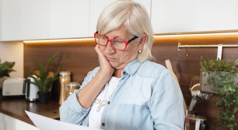 Nagy változás jön a nyugdíjaknál januártól: több ellátás összege is jelentősen emelkedik