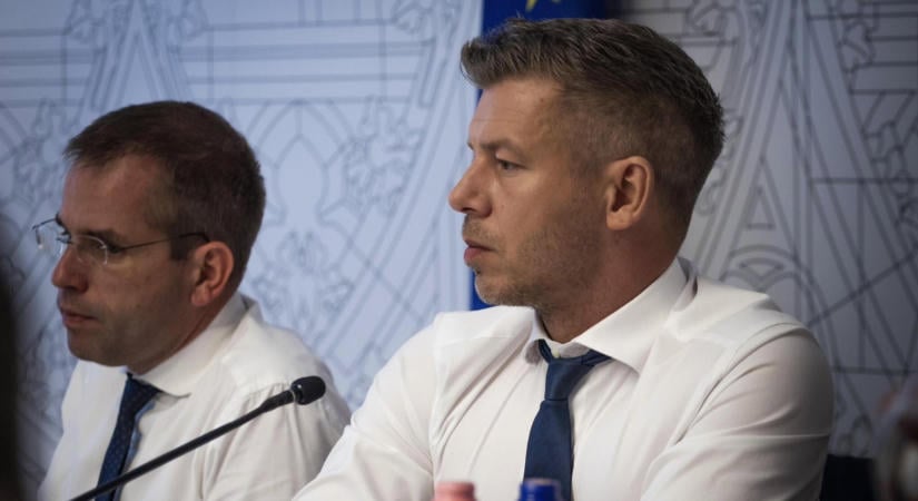 Marad az orbáni szabály? A nyilvánosságot ígérő Tisza-kormány is titokban tartja a kormányüléseket