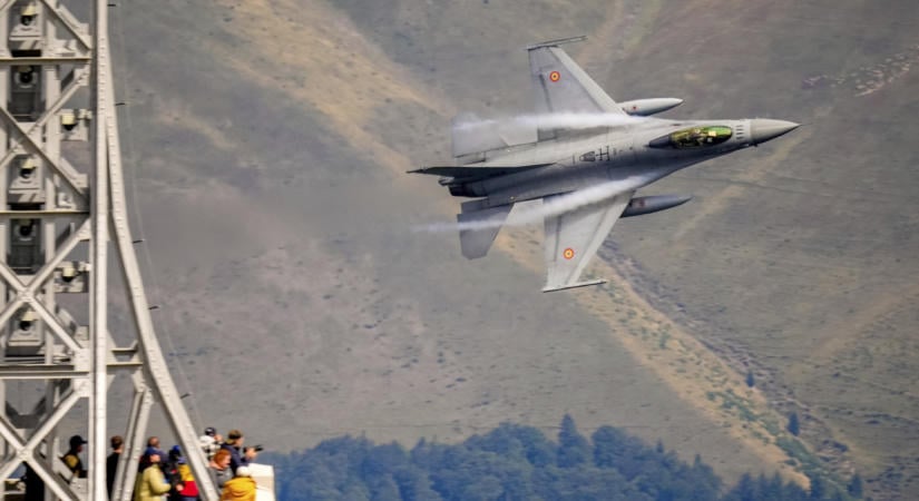 Felszálltak a román F-16-ok a drónok ellen