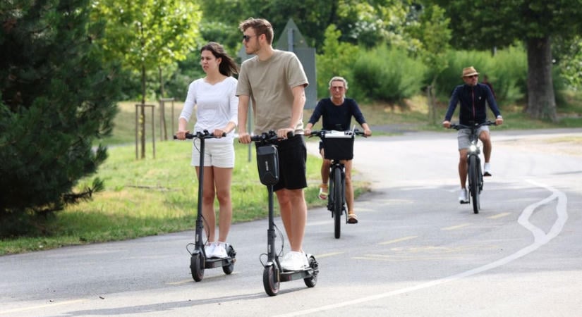 Jogosítvány és kötelező bukósisak vár az e-rolleresekre: bejelentették a szigorítást