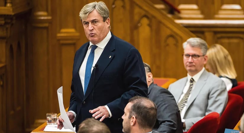 Családi házak és társasházak energetikai korszerűsítésére indít programot a gazdasági és energetikai minisztérium