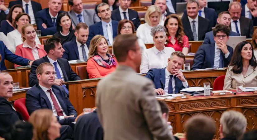 Gulyás Gergely lemondása mögött politikustársai szerint több ok is állhat