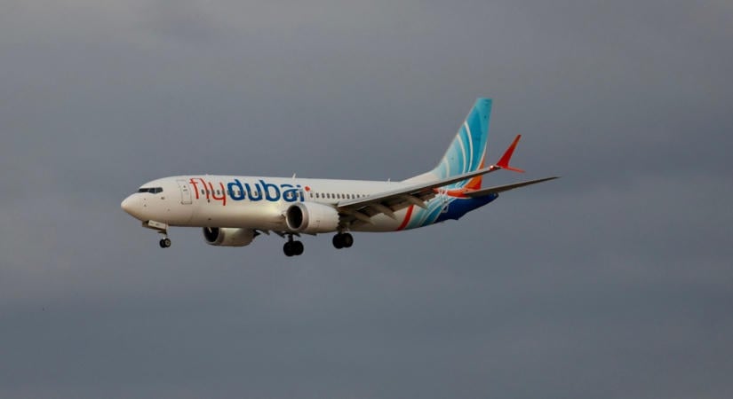Súlyos vészhelyzet a Flydubai járatán: az izraeli miniszterelnök is megszólalt a lezuhanástól megmentett gépről