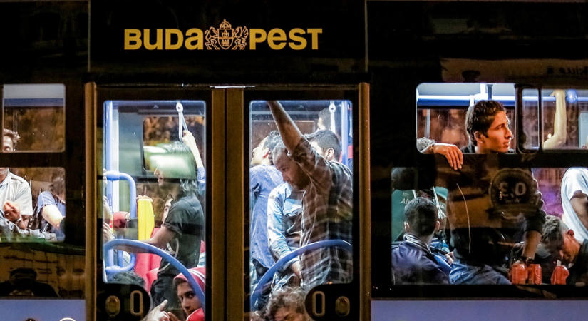 Lezárások Csepel felé, nagyot kerülnek a buszok